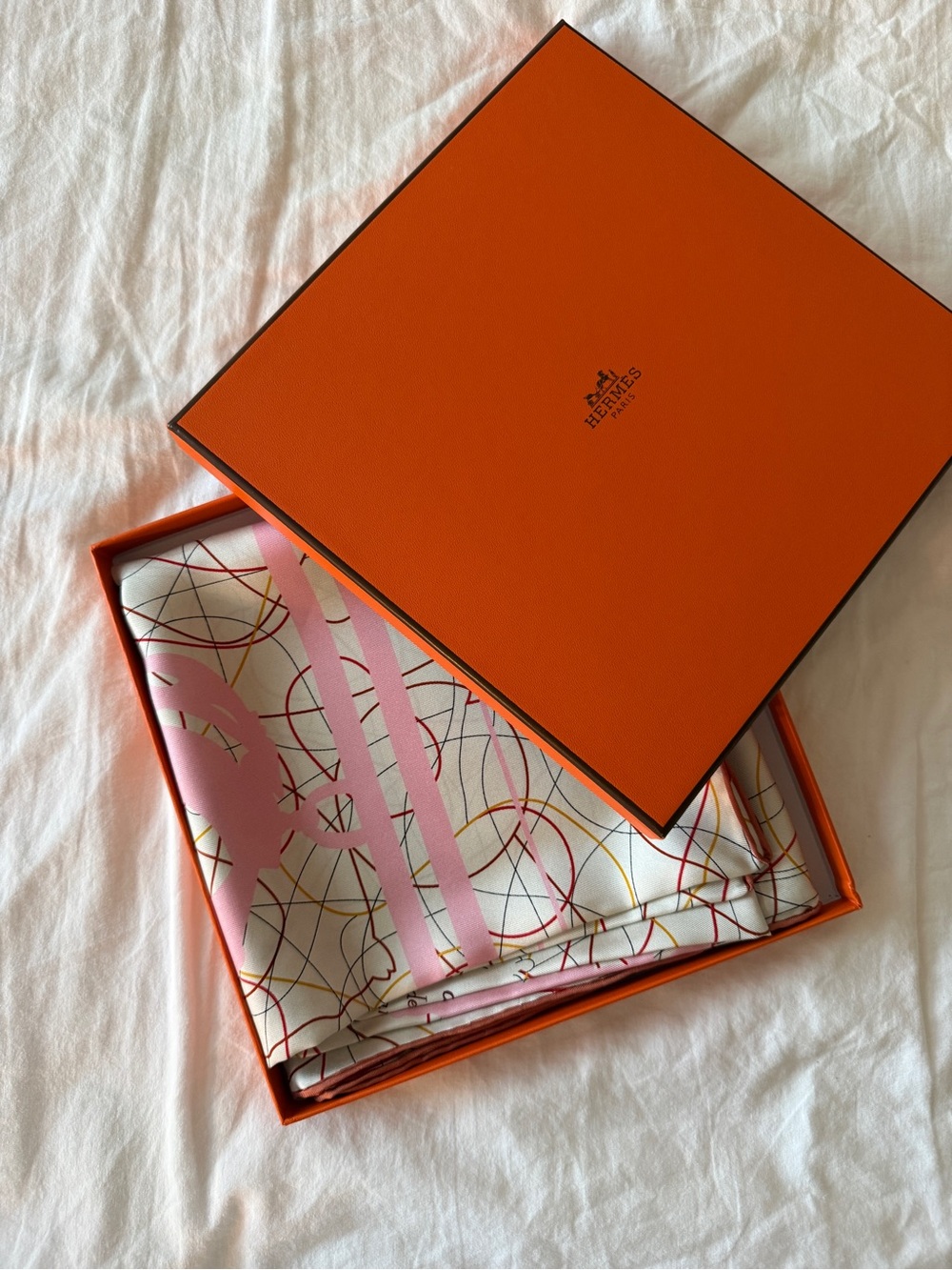 Hermes Brides de Gala au Fil de Soie scarf 90 - Picture 2 of 8